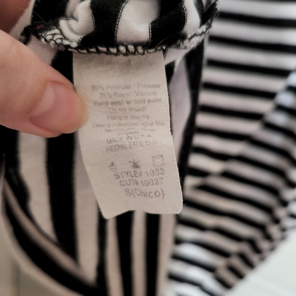 Coii Striped Cold Shoulder Cropped Tee - Picture 5 of 5